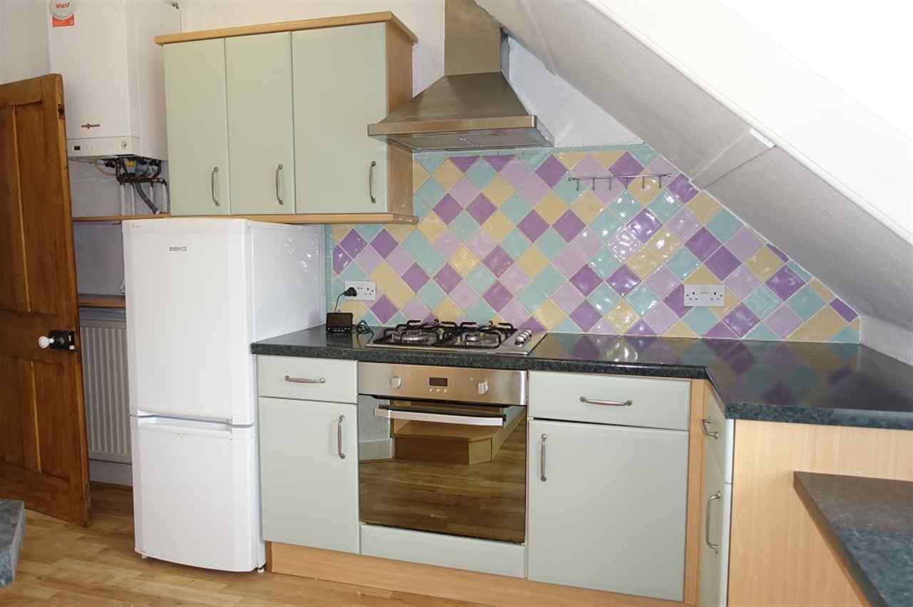 resized-2349823-Kitchen C.JPG